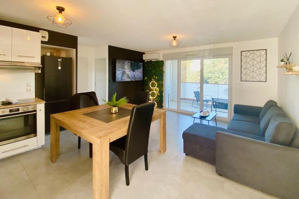 Marcenac - T2 En Residence, Clim, Parking, Terrasse Sete Bagian luar foto